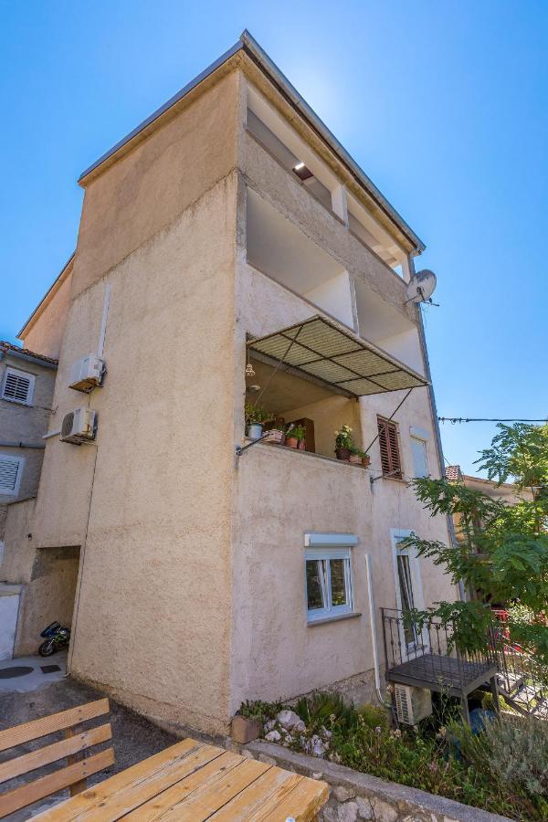 Private Accommodation Stara Baska Exterior photo